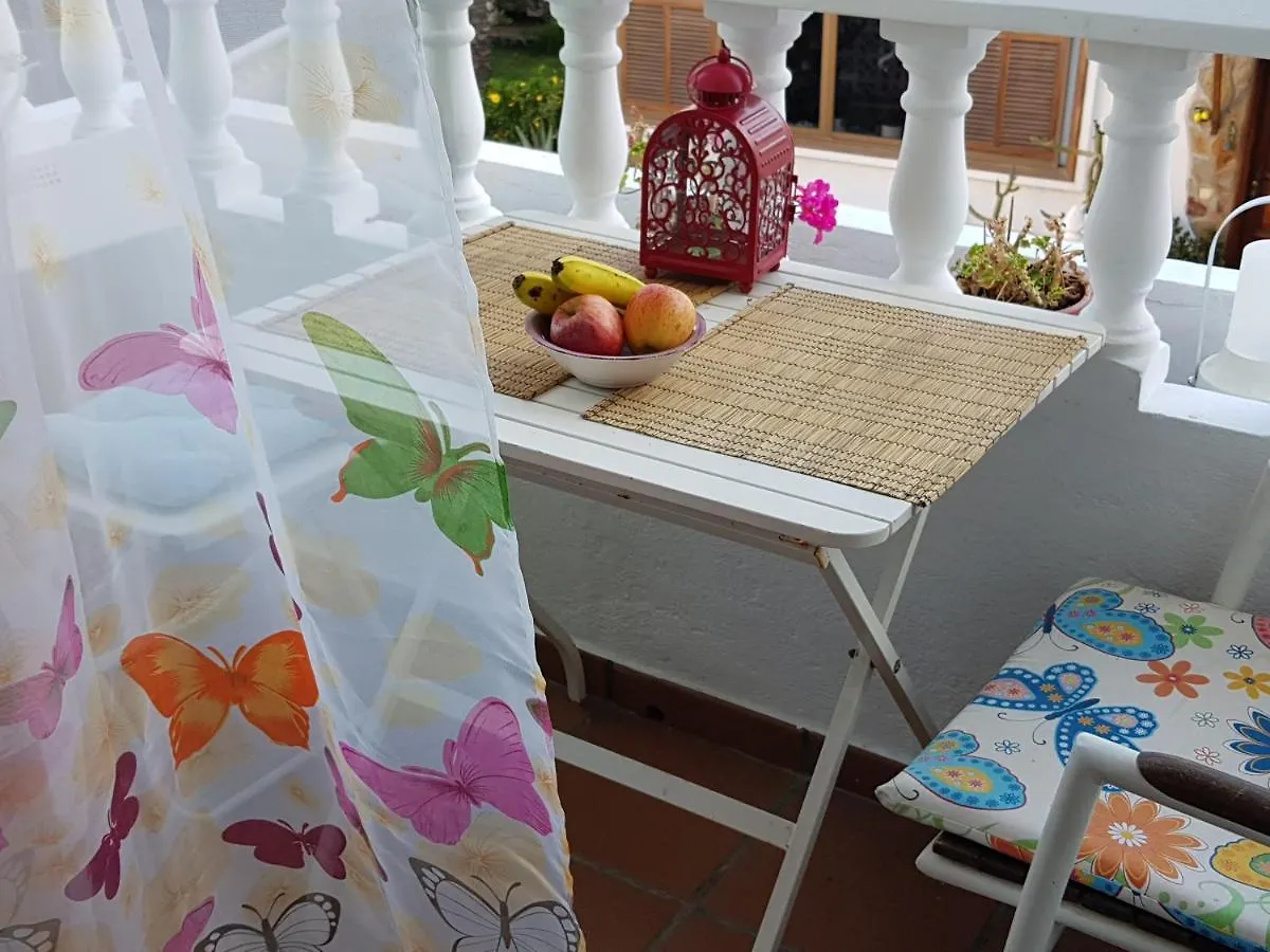 La Calma Guest House - Sea View - Private Spaces 100M Beach 0*, Канделария